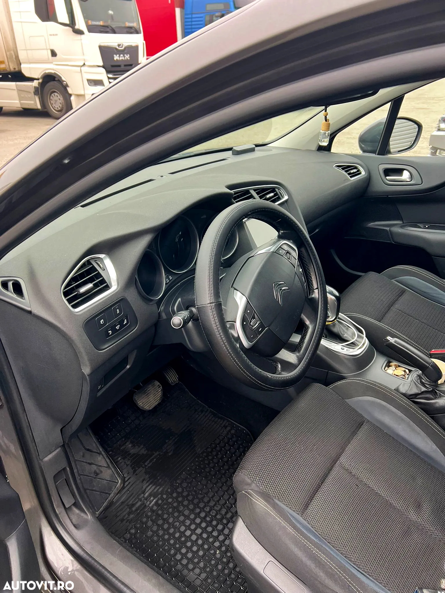 Citroën C4 BlueHDi 120 Stop&Start EAT6 Selection - 6