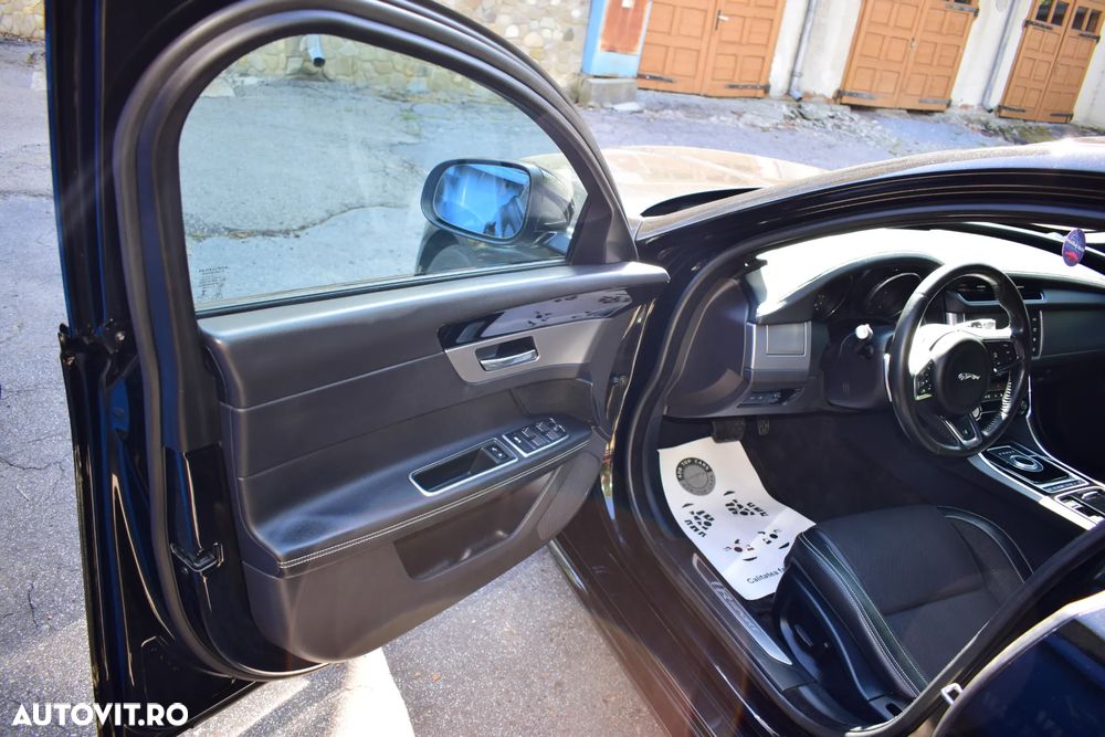 Jaguar XF 25d AWD R-Sport - 5