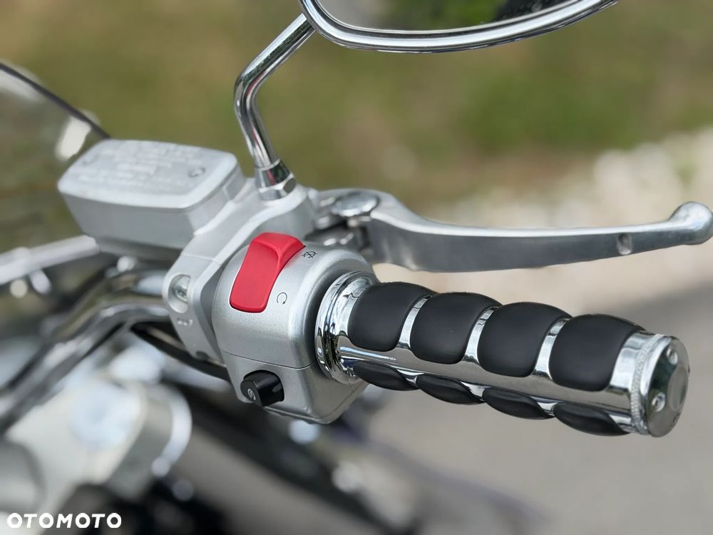 Suzuki Boulevard - 16