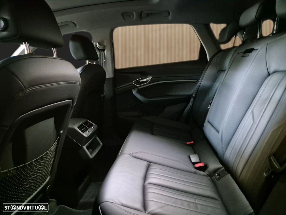 Audi e-tron 55 quattro - 11