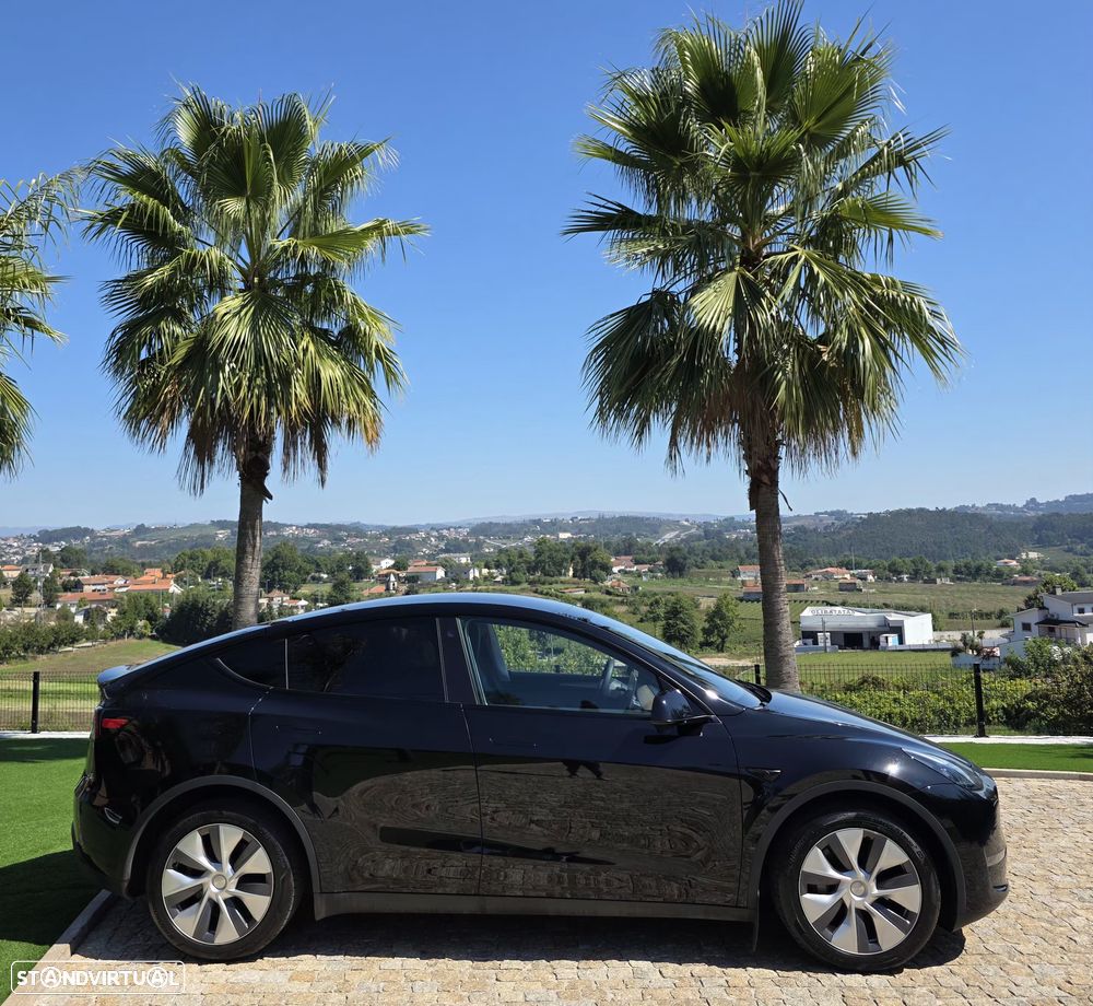 Tesla Model Y Long Range Dual Motor AWD - 16