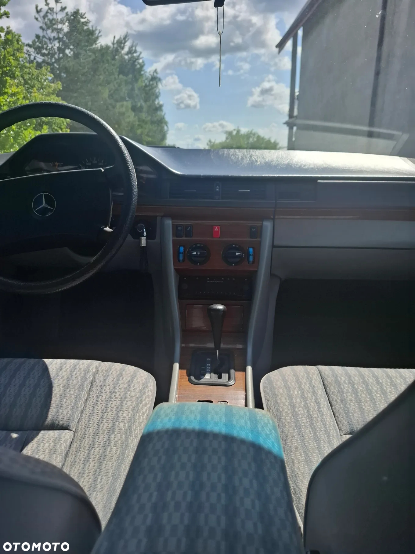Mercedes-Benz W124 (1984-1993) - 13
