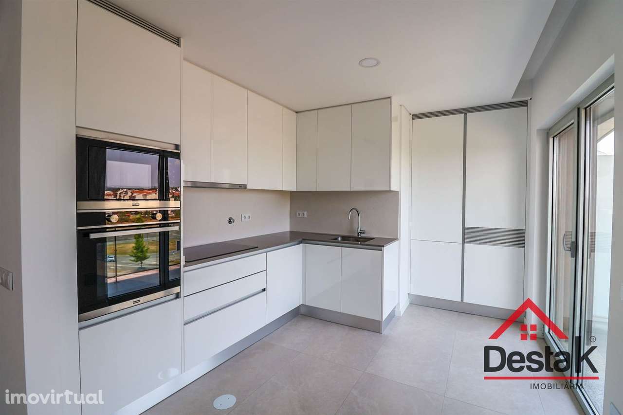 Apartamento T2+2 Duplex na Avenida da Europa - Grande imagem: 3/54
