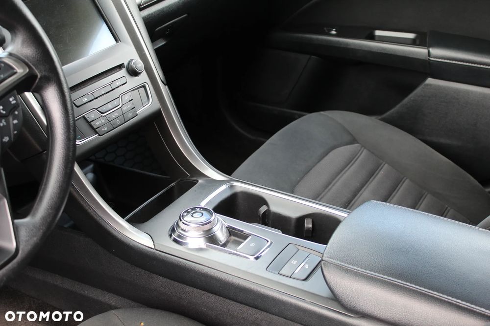 Ford Fusion - 11