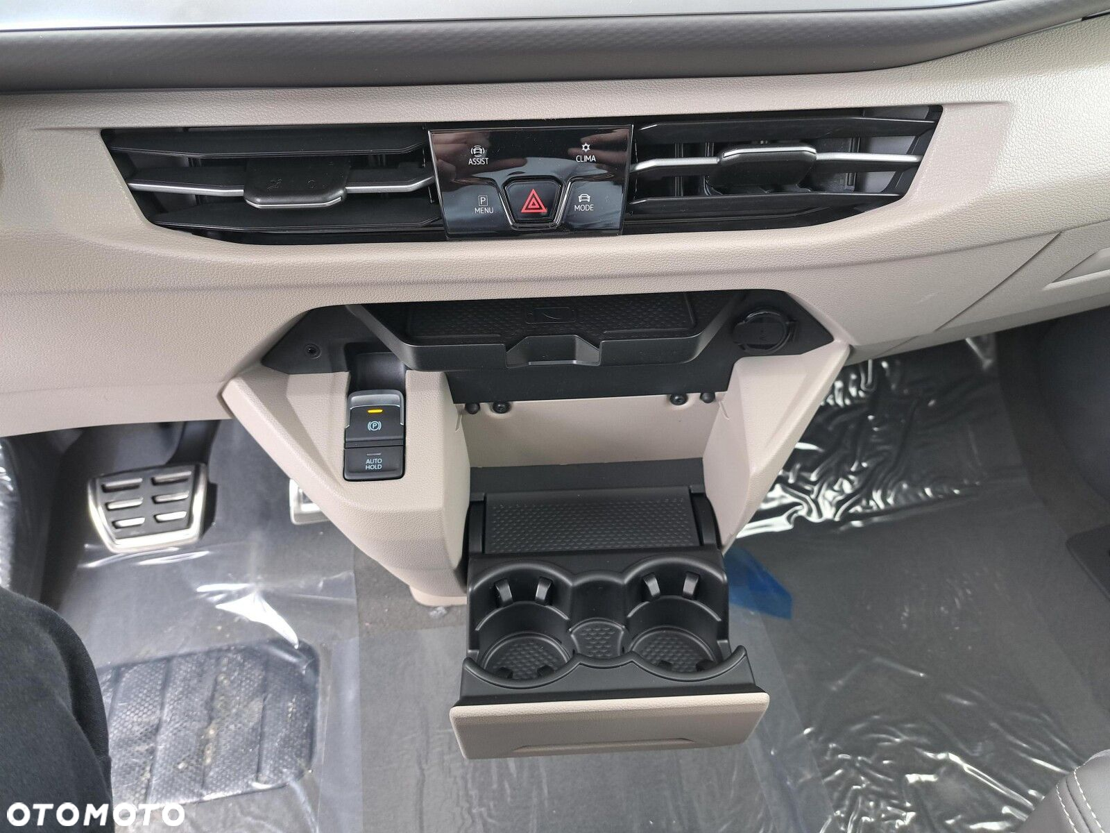 Volkswagen Multivan - 39