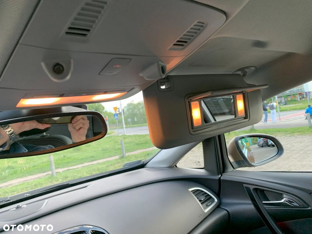 Opel Astra 1.6 CDTI Executive - 12