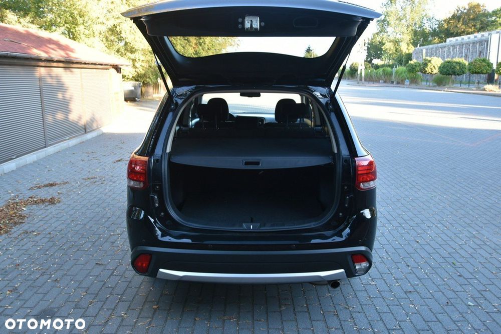 Mitsubishi Outlander 2.0 Instyle Navi 4WD CVT - 30