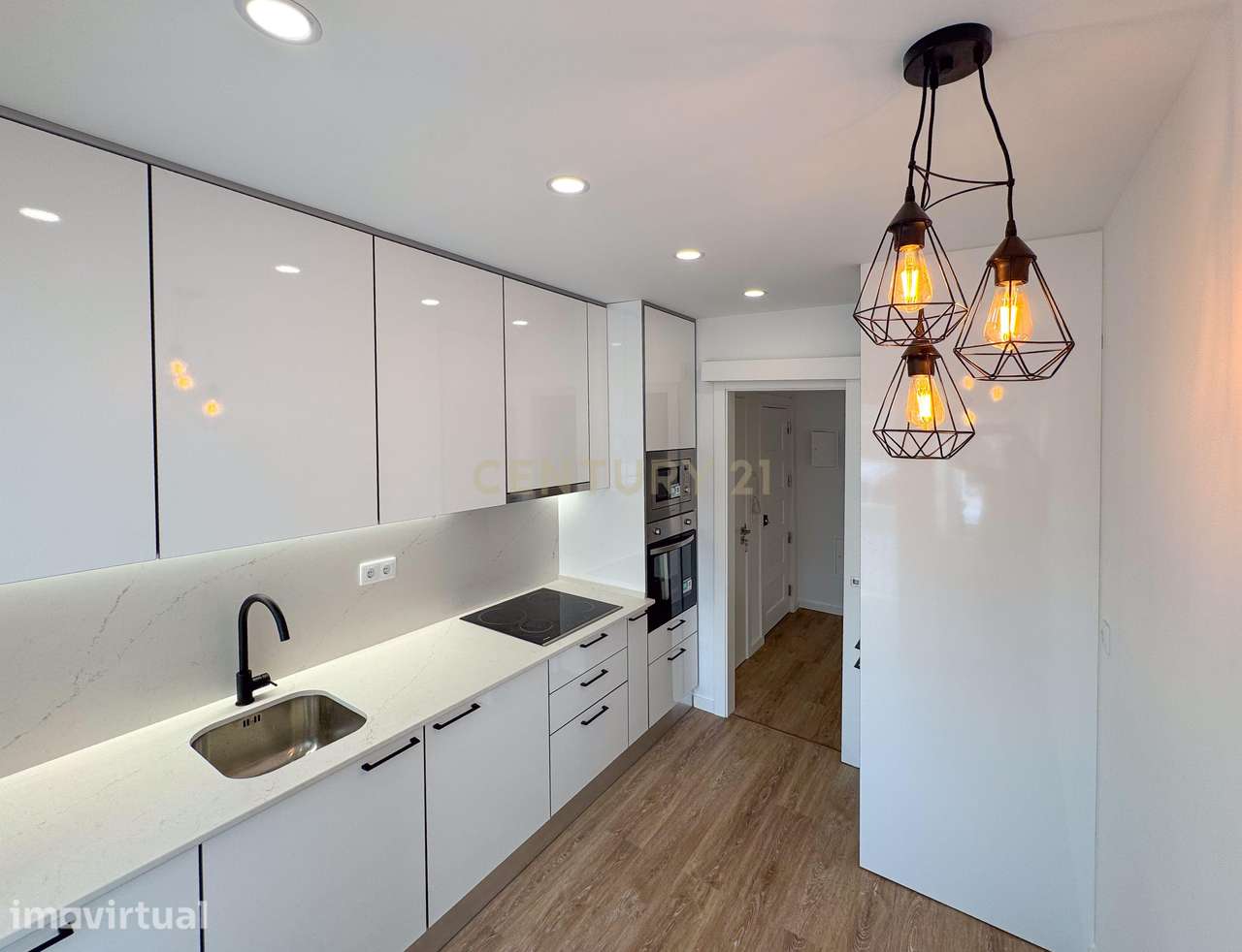 T1 Remodelado a Estrear na Parede | Cozinha Equipada | Excelente Local - Grande imagem: 4/28