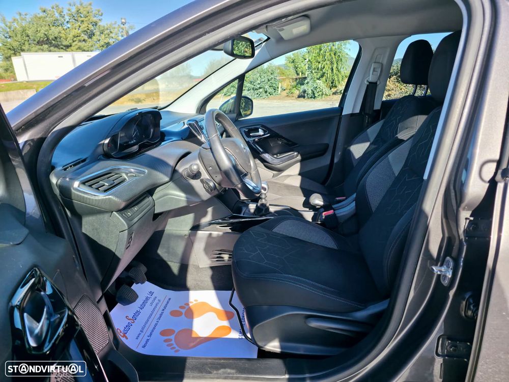 Peugeot 2008 1.2 PureTech Signature - 11