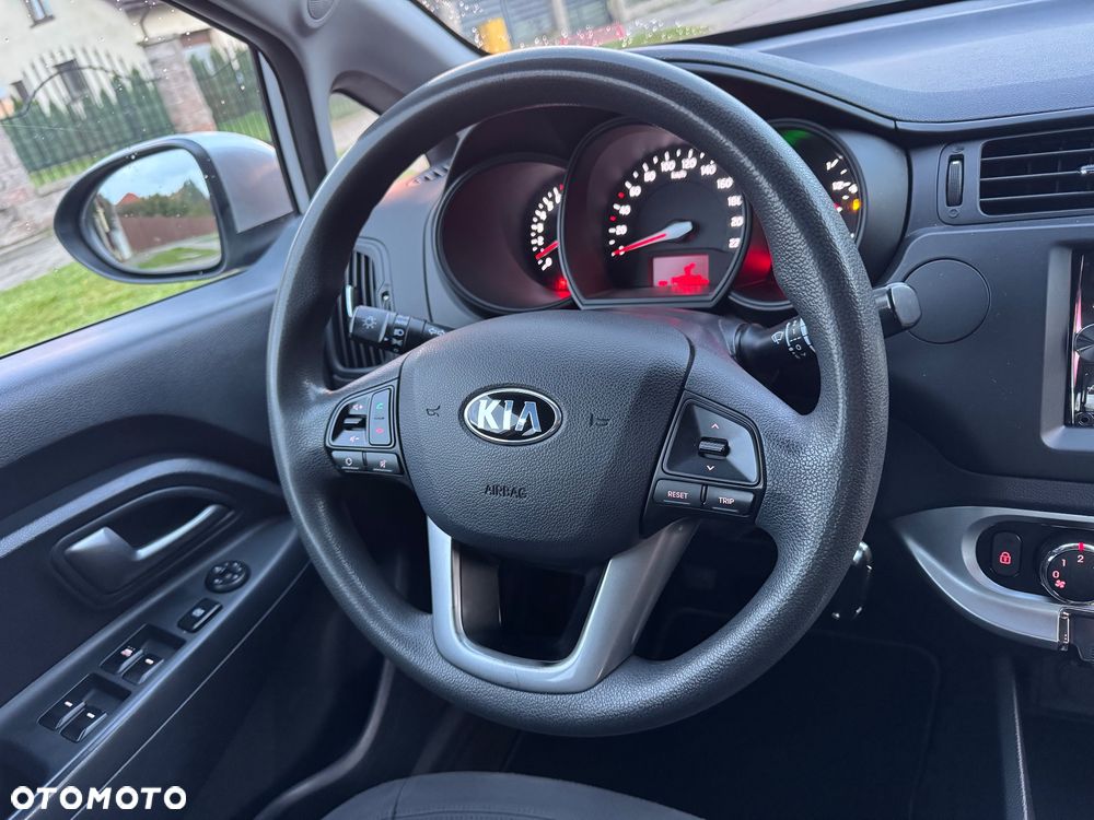 Kia Rio - 28