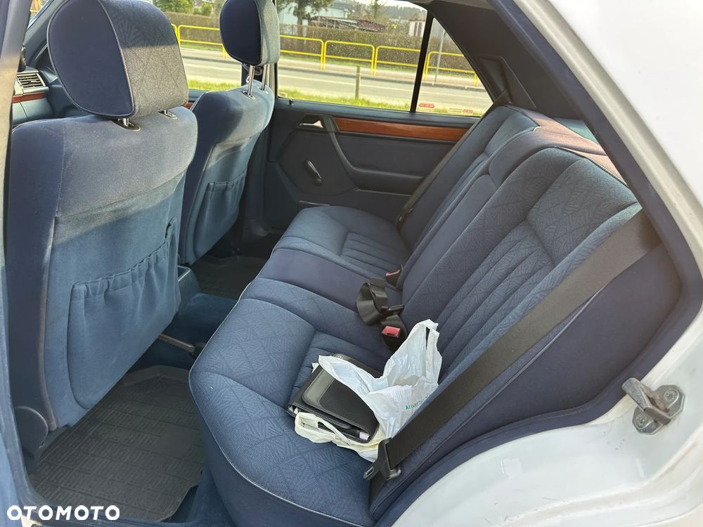 Mercedes-Benz Klasa E - 8