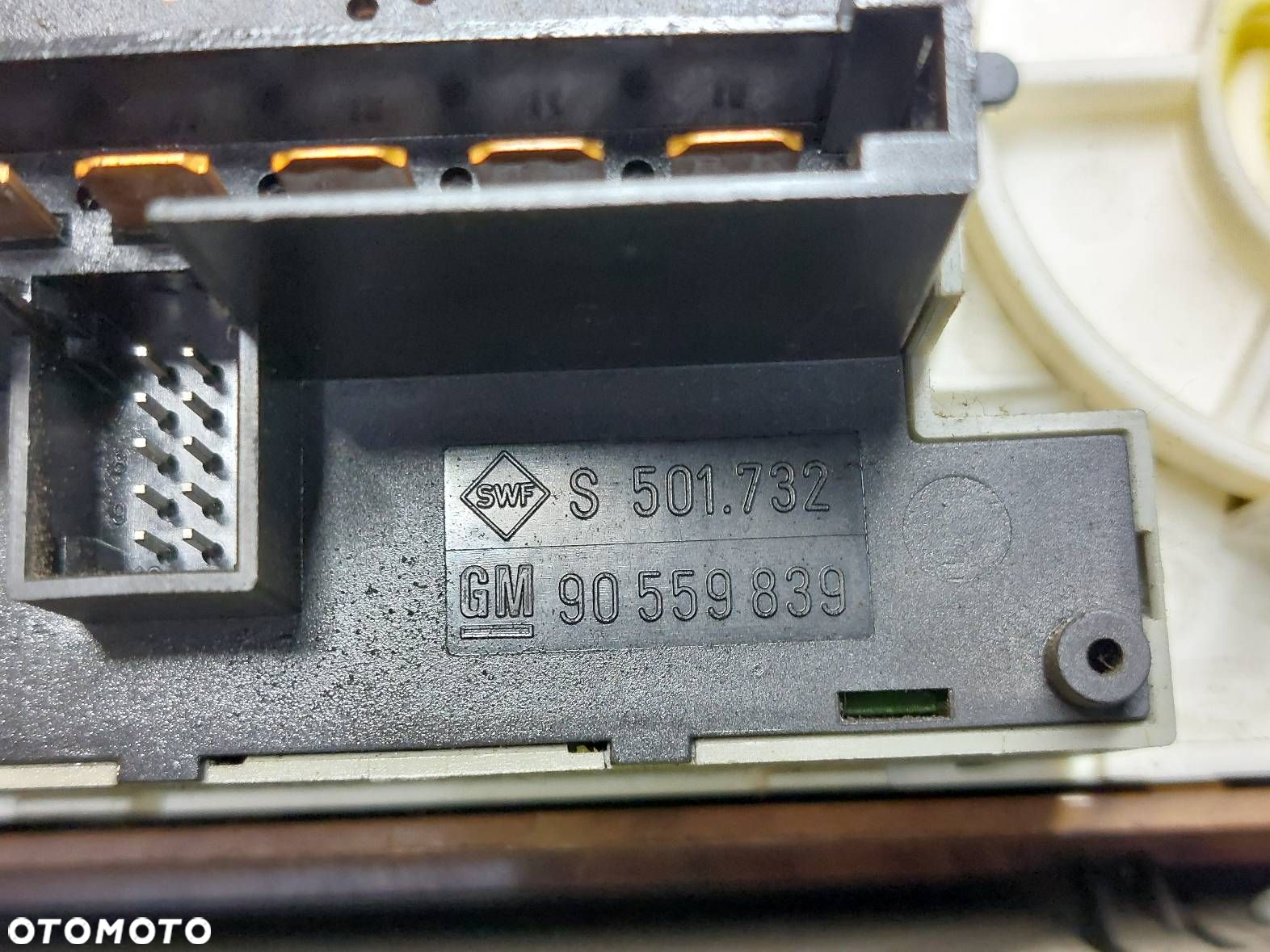 RAMKA KONSOLI ŚRODKOWA OPEL ASTRA G II 90589613 90559839 09133266 - 8