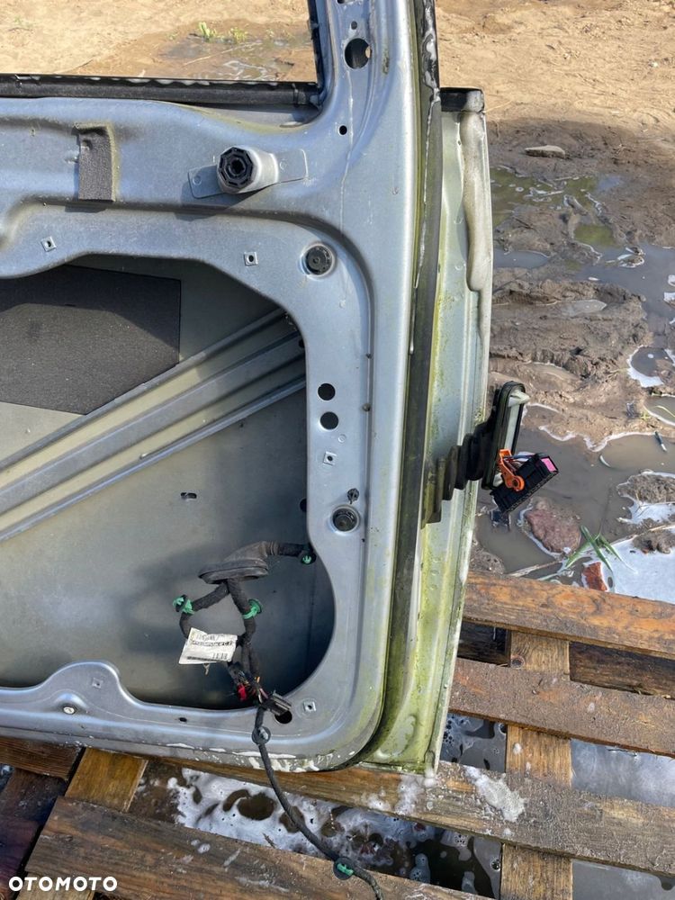 vw touran I drzwi lewe przód przednie kod lakieru - LA7W - 9