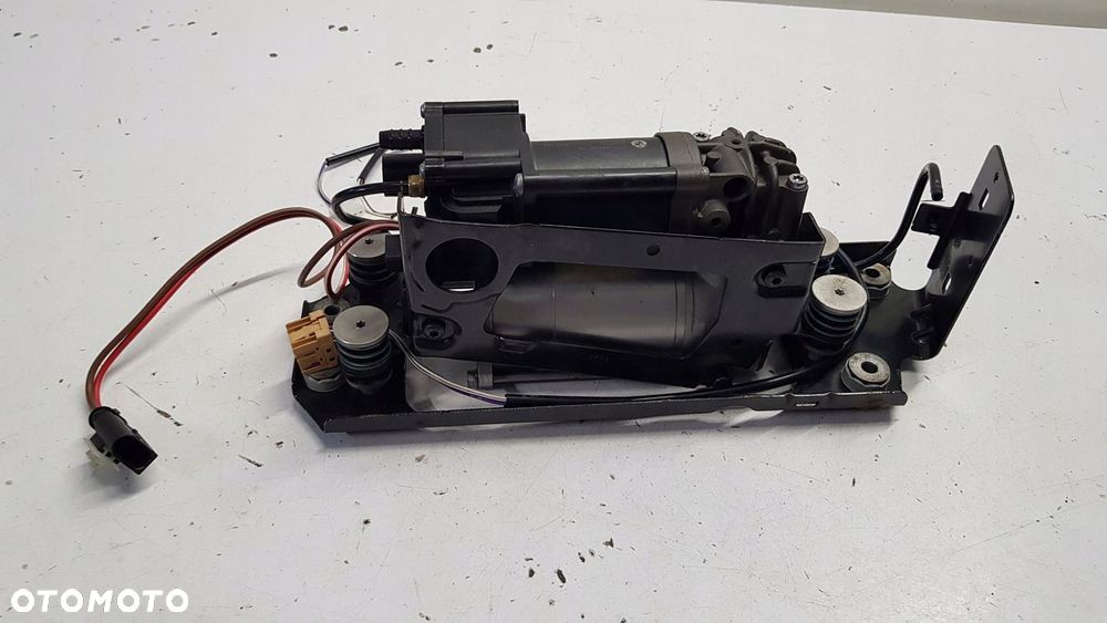 kompresor zawieszenia BMW 5 F11 6789450 - 2
