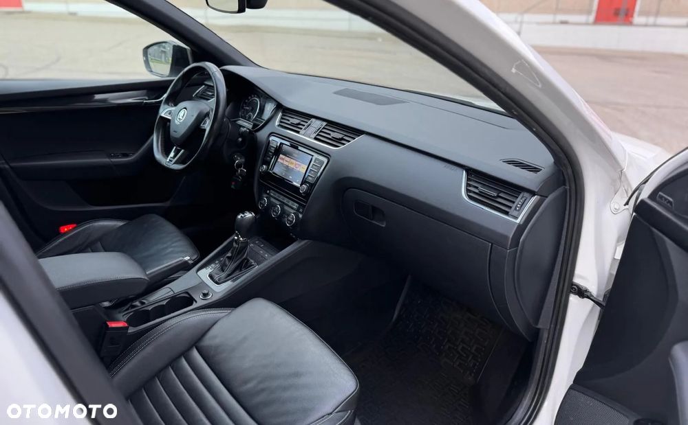 Skoda Octavia Combi 2.0 TDI 4x4 DSG RS - 30