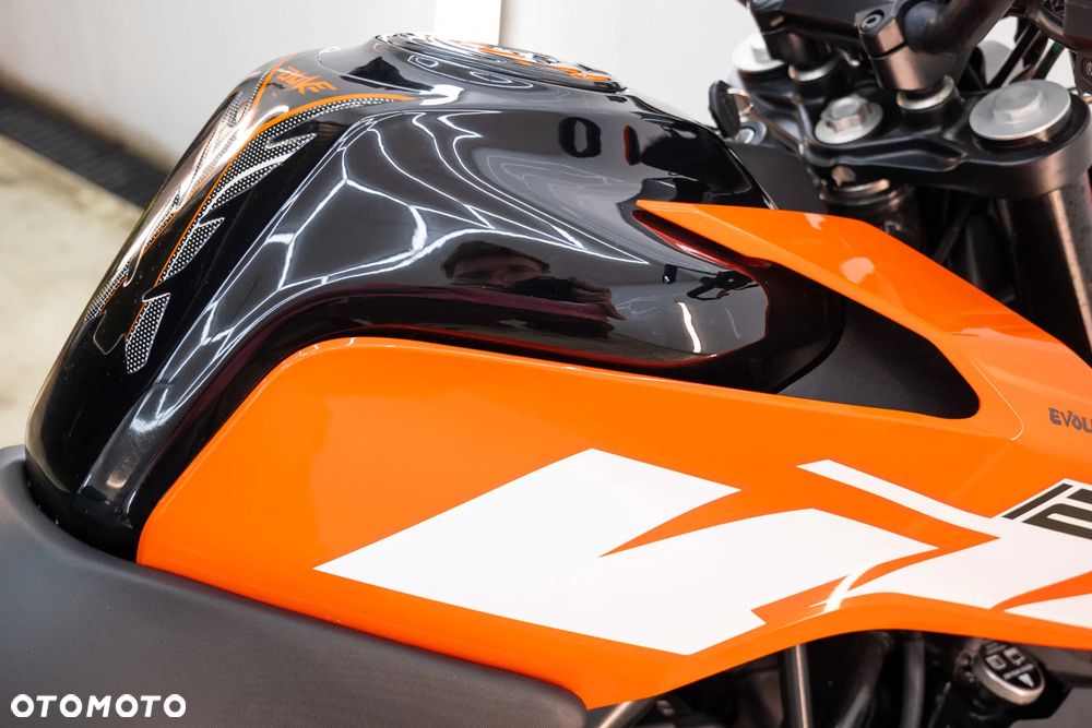 KTM Duke 125 - 21