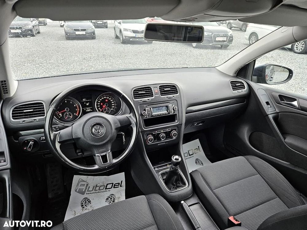 Volkswagen Golf - 6