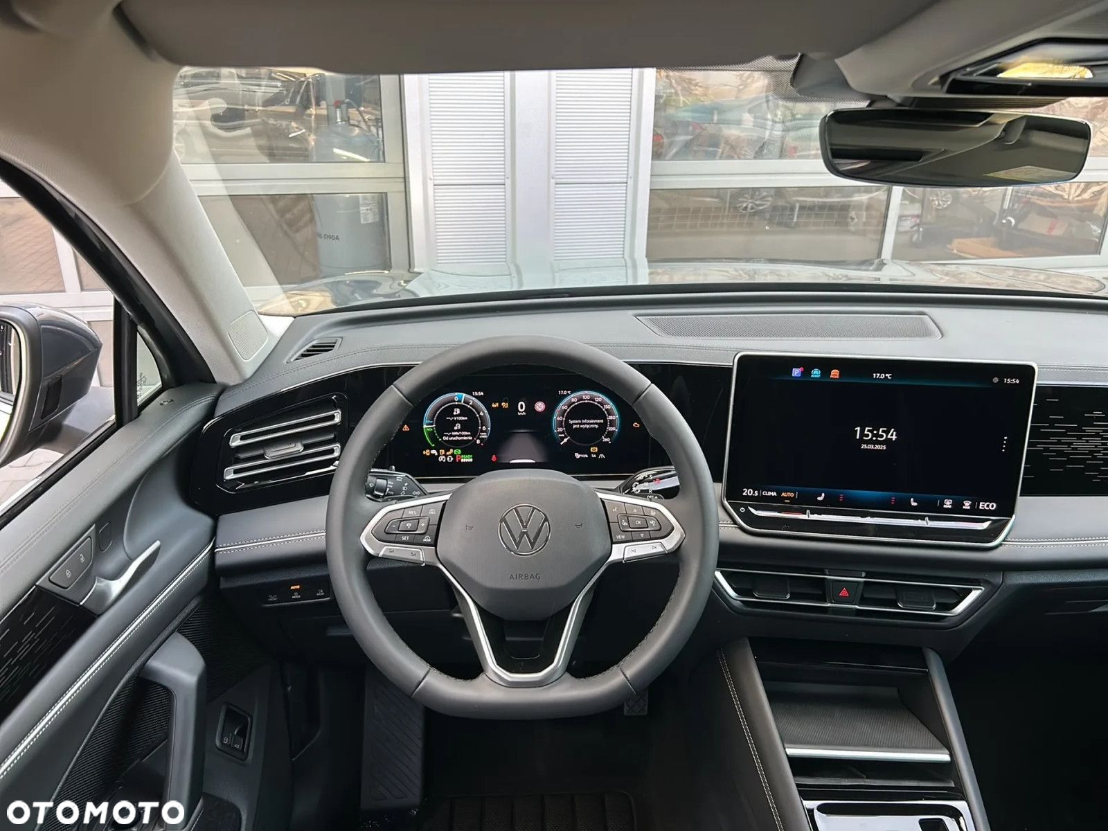 Volkswagen Tiguan - 13