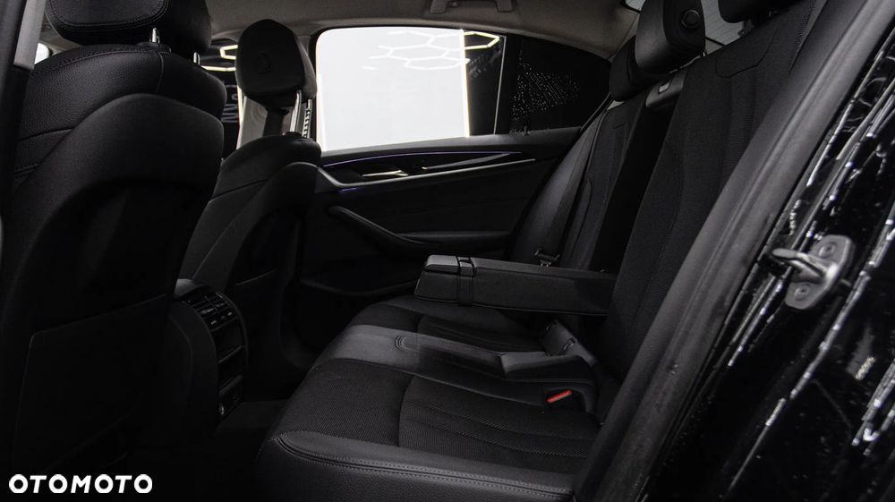BMW Seria 5 518d Sport Line sport - 16