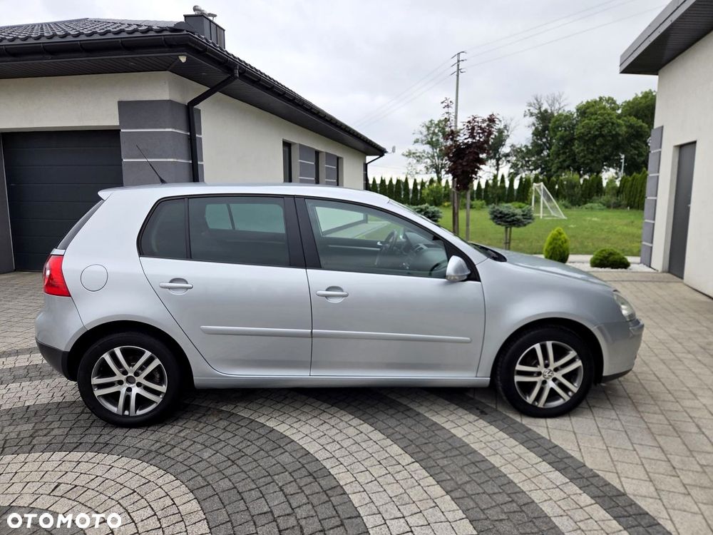 Volkswagen Golf - 5