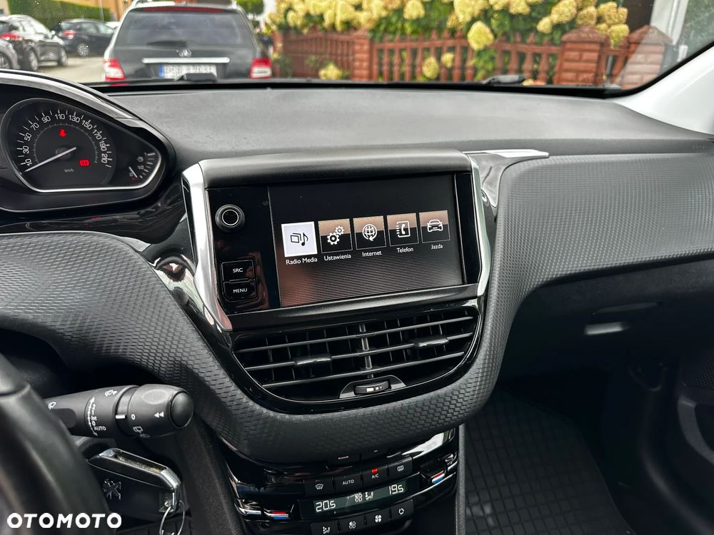 Peugeot 2008 - 12