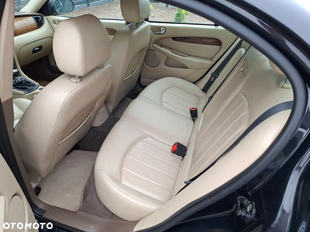 Jaguar X-Type 2.5 High - 17