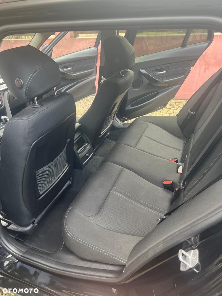 BMW 3 Series 2018 photo 4