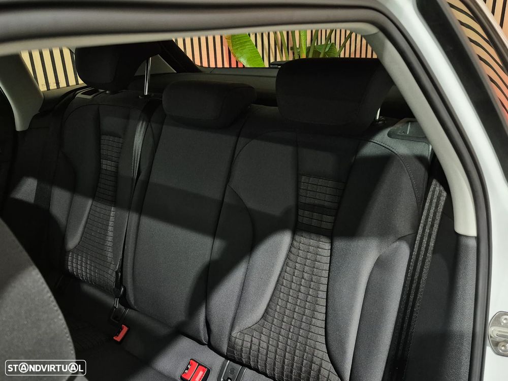 Audi A3 Sportback 1.6 TDI Attraction Special Edition - 35