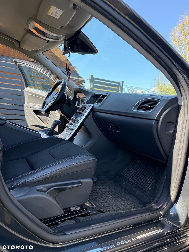 Volvo V60 D3 Drive-E Dynamic Edition (Kinetic) - 12