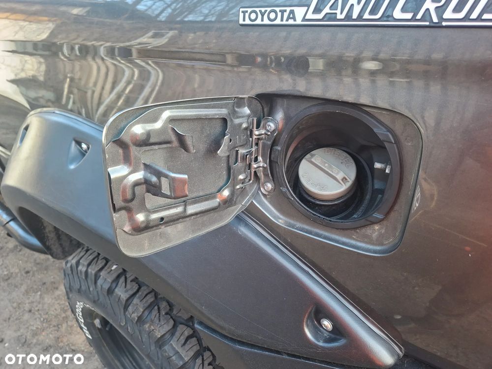 Toyota Land Cruiser KJ90 3.0 TD - 11