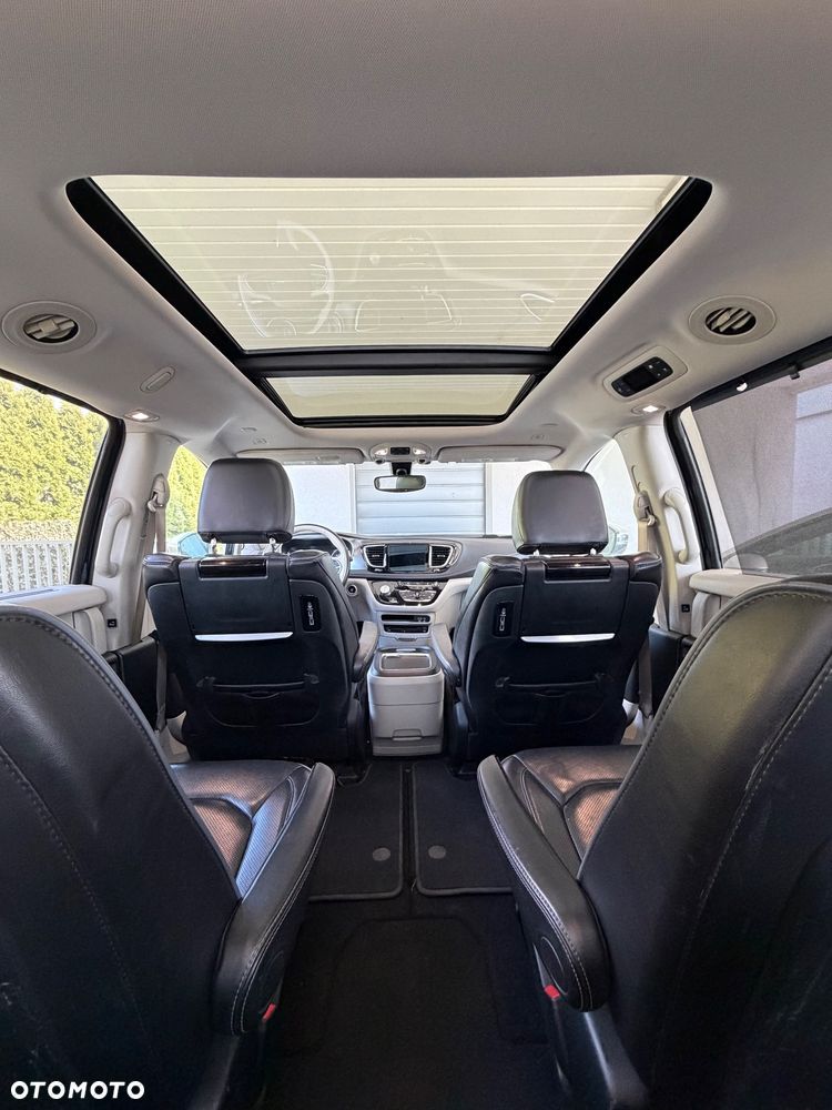 Chrysler Pacifica - 28