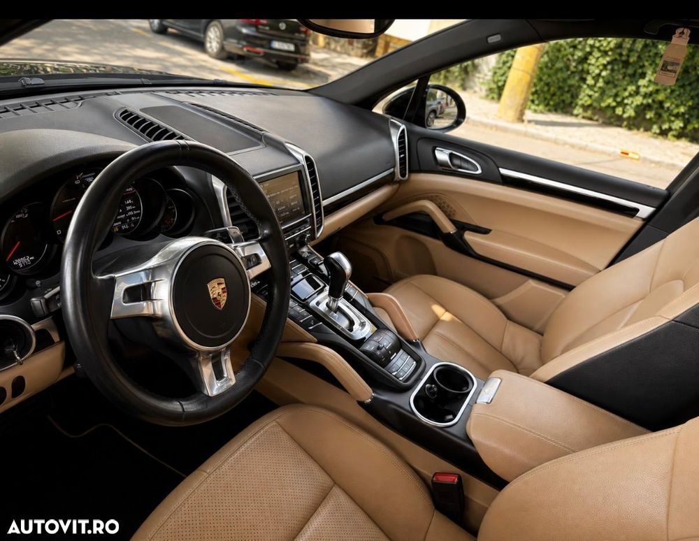 Porsche Cayenne Platinum Edition - 3