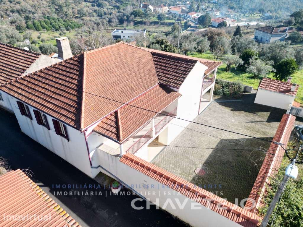 Moradia T3 com vistas deslumbrantes para o Lago Castelo de Bode - Grande imagem: 2/60