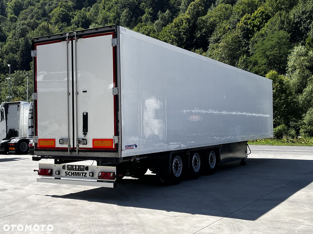 Schmitz Cargobull Chłodnia // 2010 Rok // 2 osie podnoszone // Doppelstock // Kosz paletowy // - 1