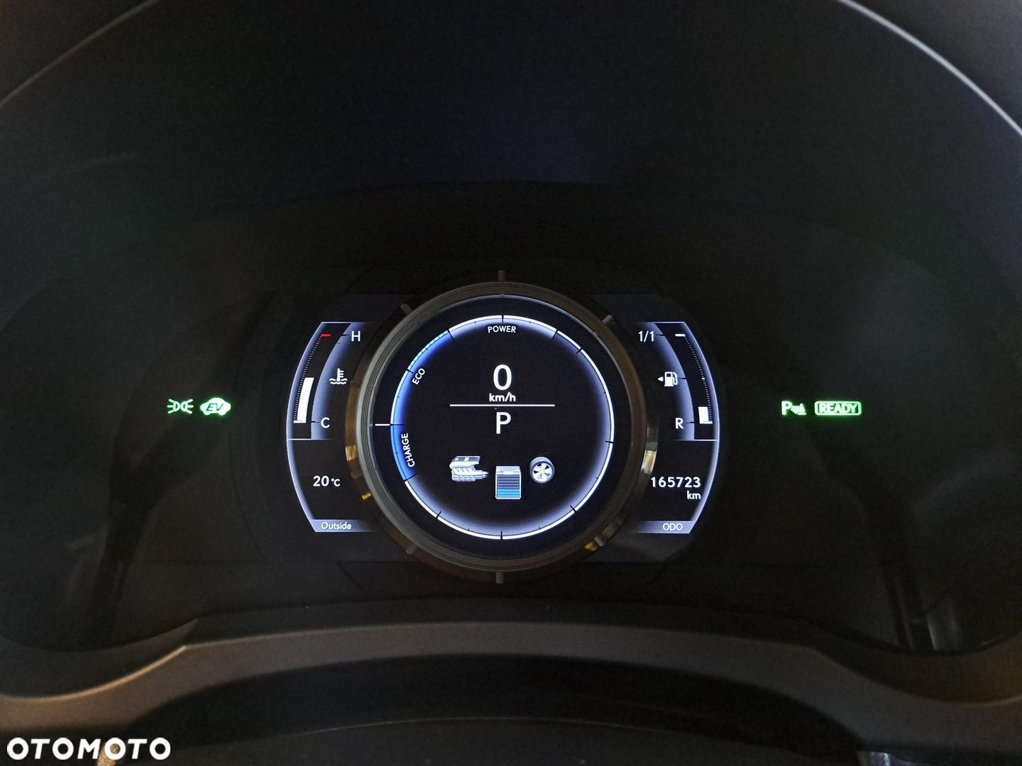Lexus IS 300h F Sport Edition - 32