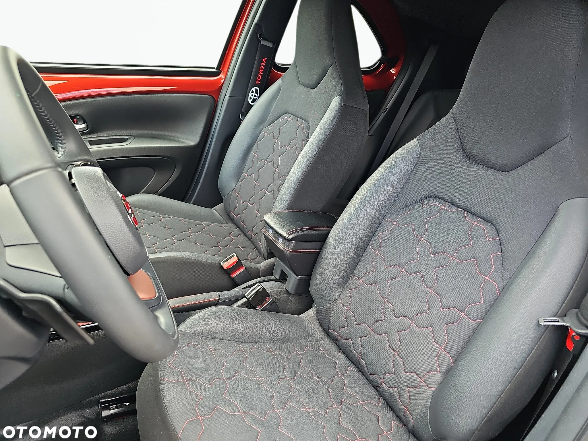 Toyota Aygo X 1.0 VVT-i Executive CVT - 12