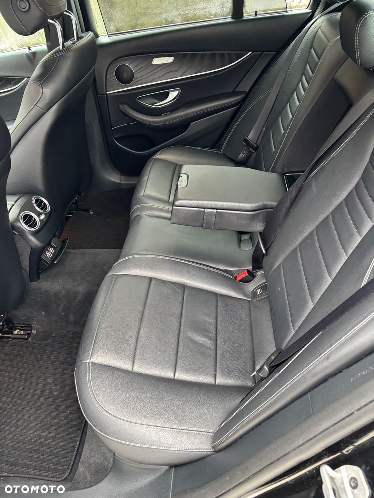 Mercedes-Benz Klasa E 220 d 9G-TRONIC Exclusive - 11