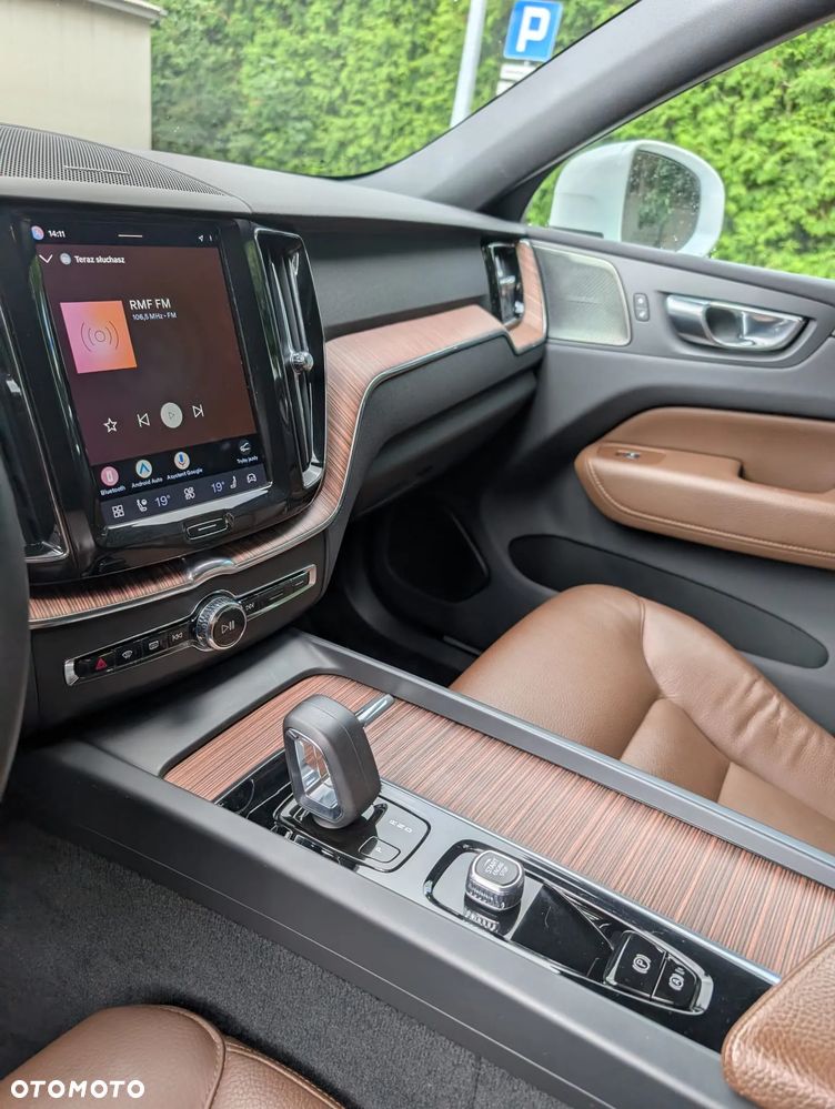 Volvo XC 60 B6 B AWD Momentum Pro - 14