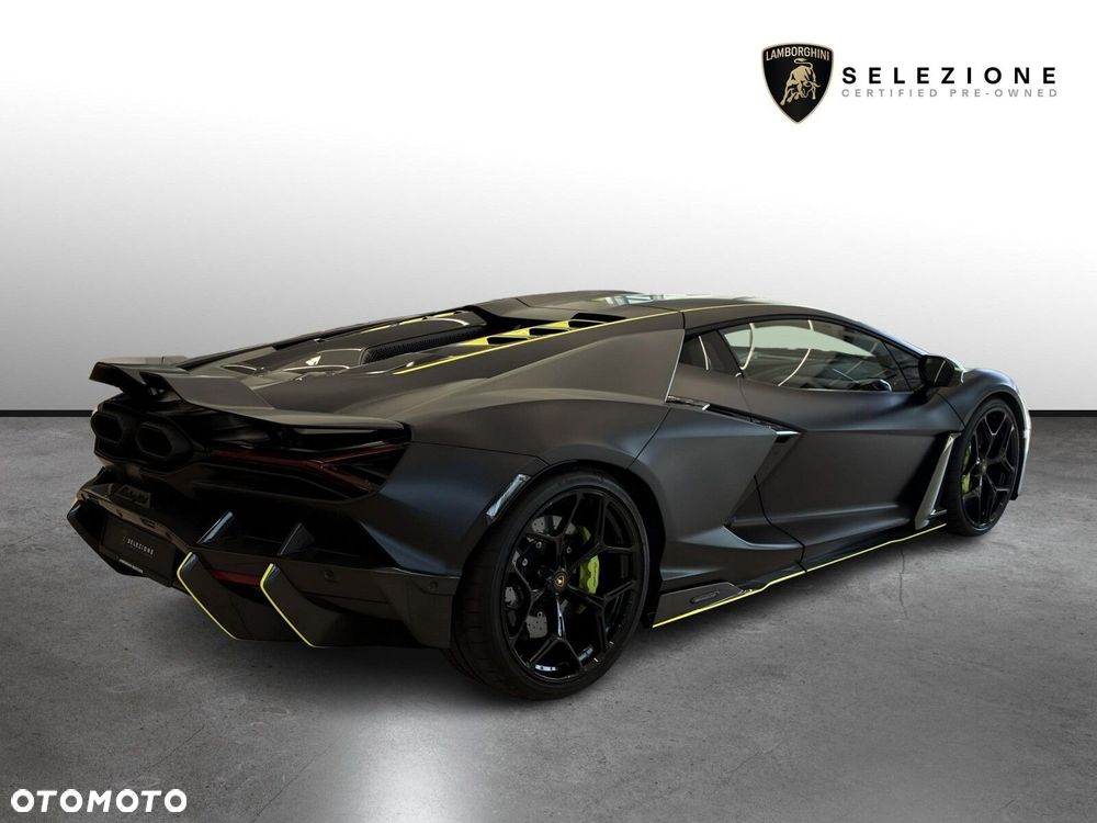 Lamborghini Revuelto - 4