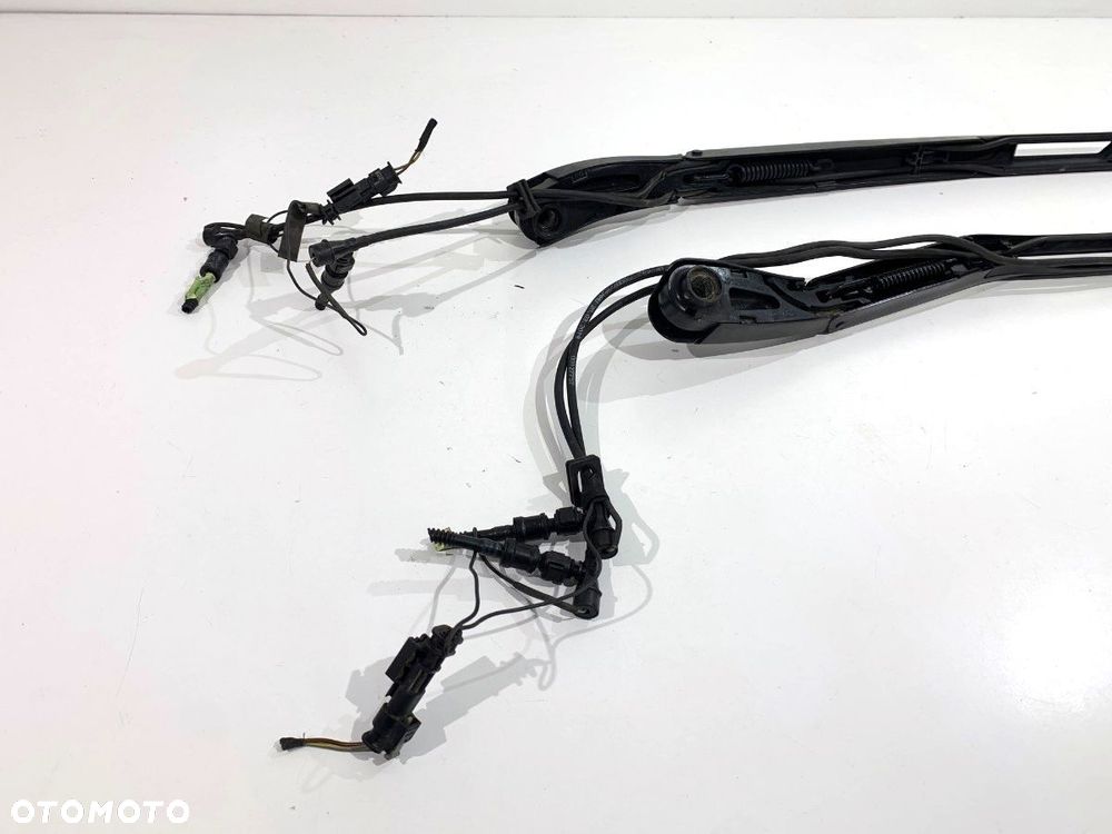 RAMIĘ WYCIERACZKI KOMPLET PRZÓD DYSZE SPRYSKIWACZY  AUDI A8 D5 (4N2, 4N8) 2017 - 2022 50 TDI Mild - 6