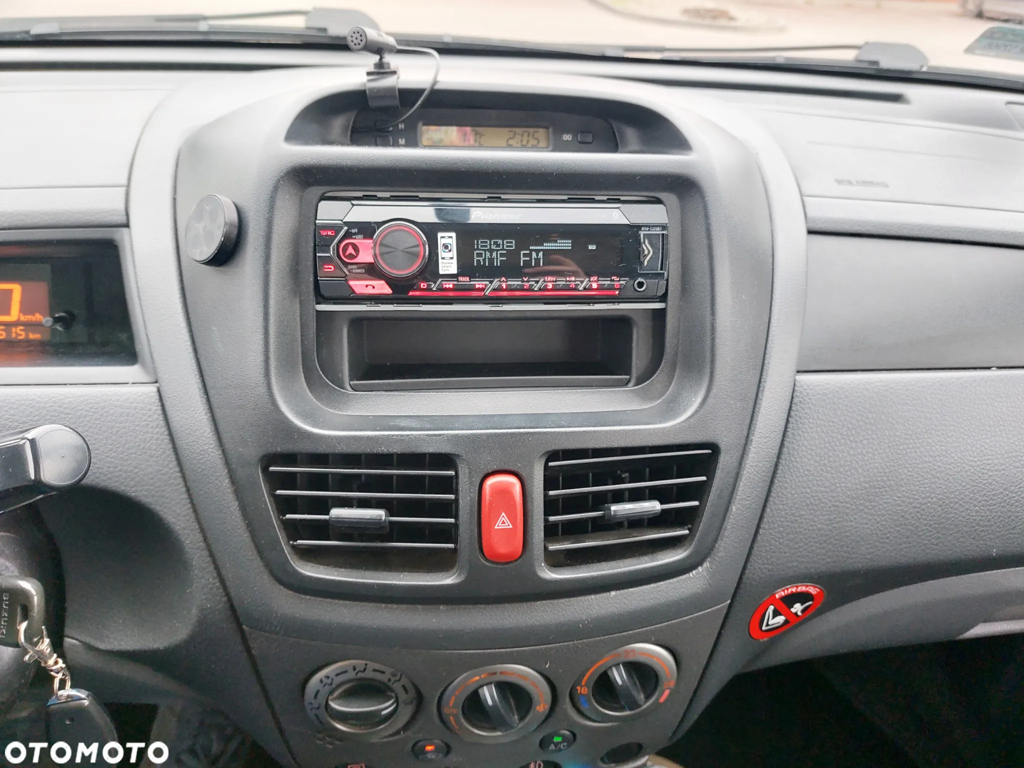 Suzuki Liana 1.6 - 11