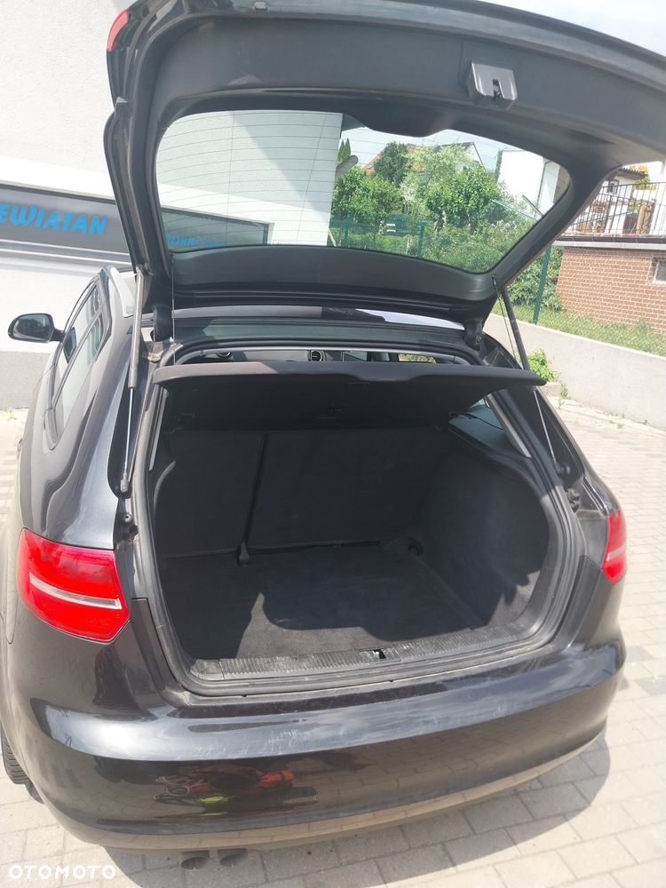 Audi A3 Sportback 2.0 TDI DPF Ambiente - 6