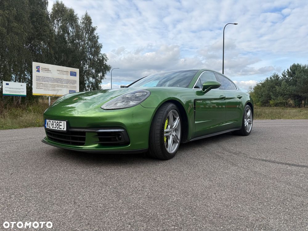 Porsche Panamera 4 E-Hybrid - 1