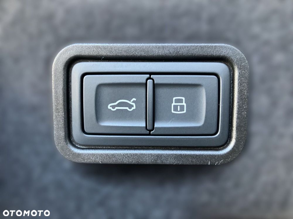 Audi S8 TFSI mHEV Quattro Tiptr - 19