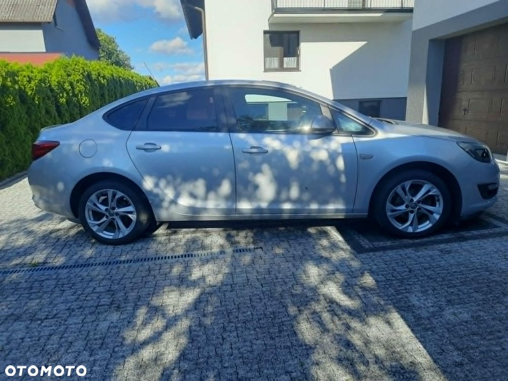Opel Astra 1.4 T EU6 - 5