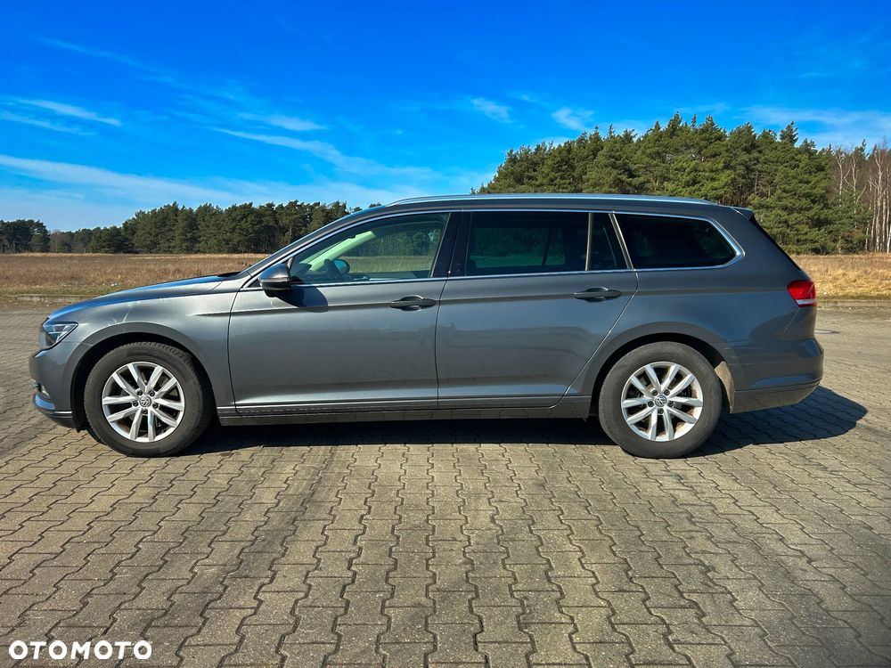 Volkswagen Passat - 12