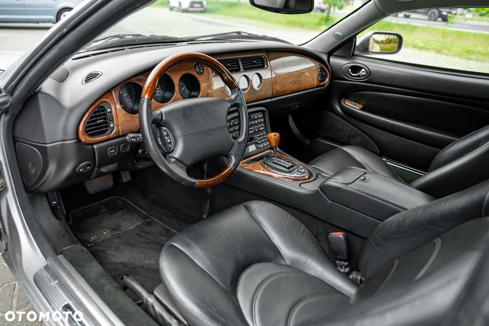 Jaguar XK8 - 17