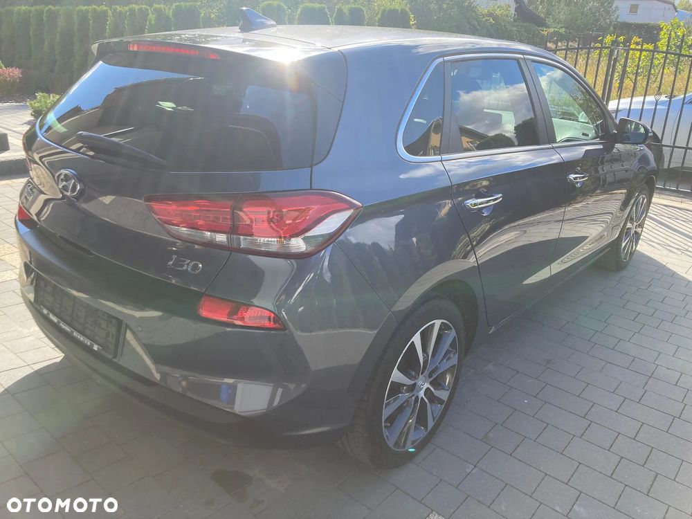 Hyundai i30 1.4 T-GDI Premiere Luxury DCT - 8