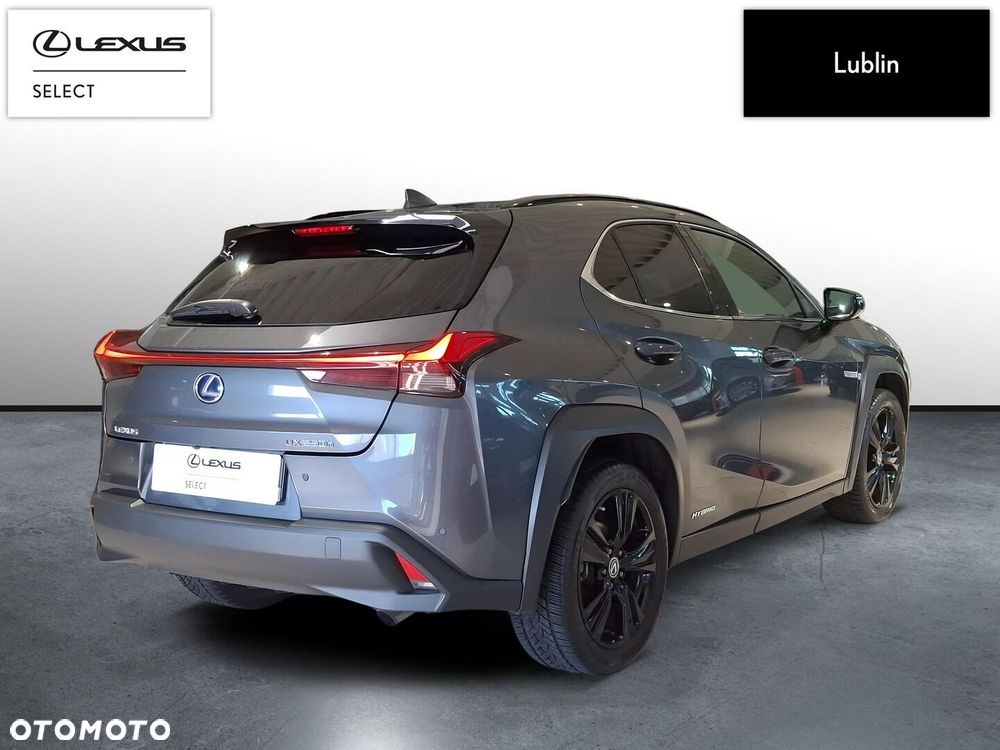 Lexus UX - 5