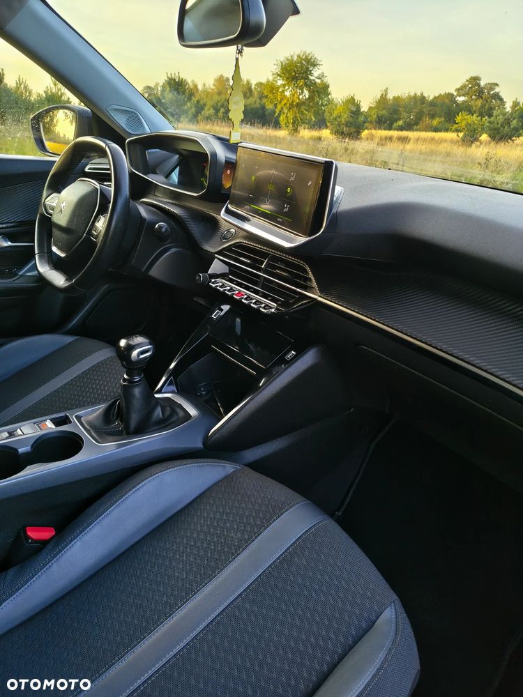 Peugeot 2008 - 9